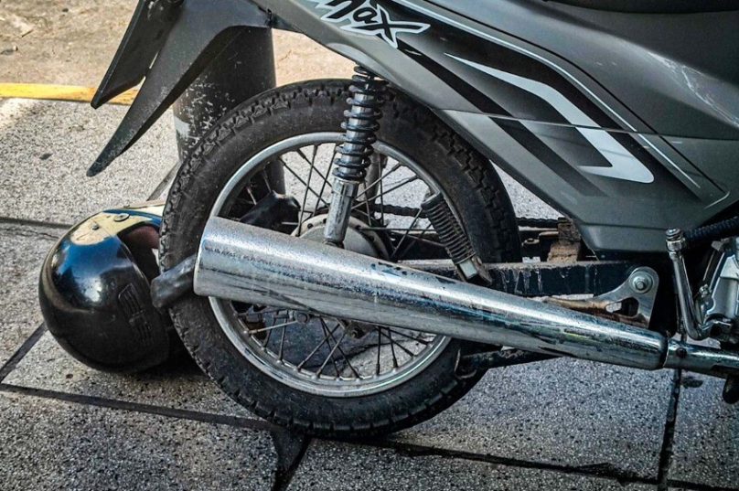 Projeto de lei propõe regras mais rígidas contra motos barulhentas, proibindo escapamentos adulterados para reduzir poluição sonora / foto divulgação