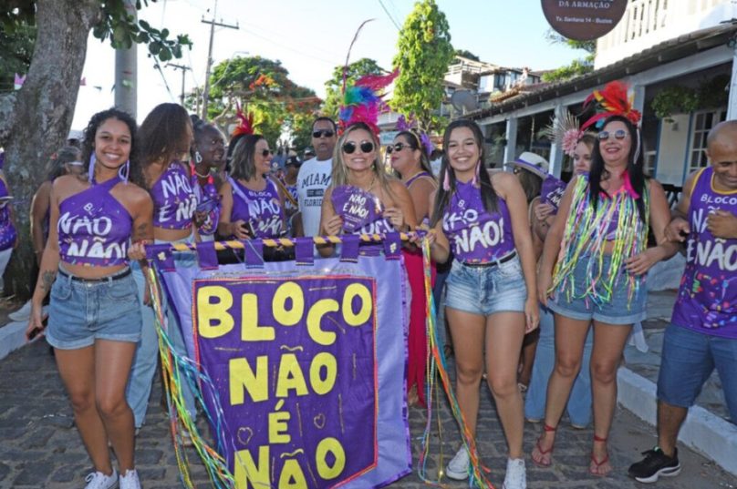 Bloco “NÃO É NÃO” reforça combate ao assédio no Carnaval de Búzios e conscientiza sobre a importância do respeito às mulheres / foto Ronald Pantoja