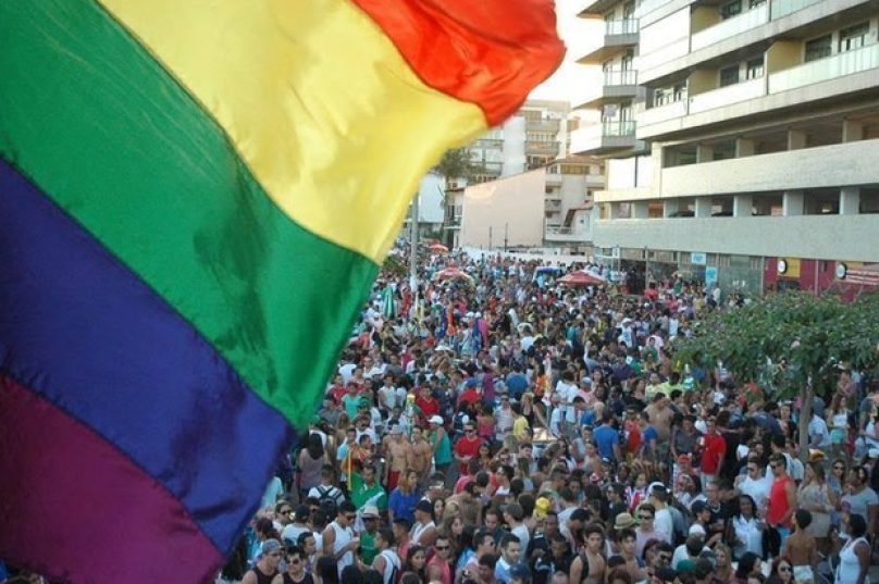 parada_gay_cabo_frio_2014