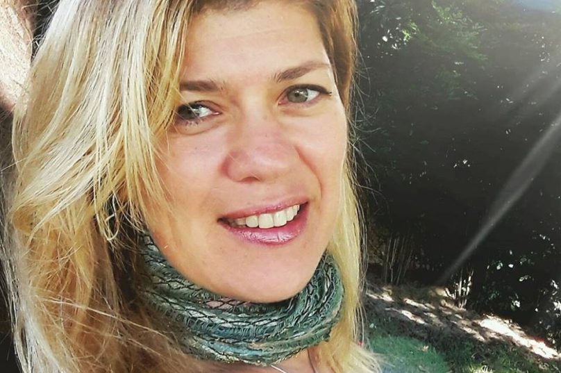 Life Coaching Patricia Sampaio - Formada em Yoga e Meditação (Yoga Bindu), Biopsicologia (Instituto Visão Futuro), Medicina Ayurveda (Associação Brasileira de Ayurveda), Coaching (Sustenta Mundo), Terapeuta Floral (Healing do Brasil), Cura Prânica (Golden Prana) e cursos em Física Quântica, Geobiologia, Radiestesia e Fitoterapia.