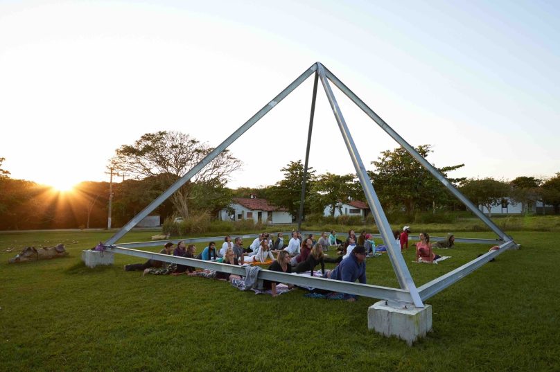 A Pirâmide Sinetica é um local para meditações. Imagem: Prensa de Babel