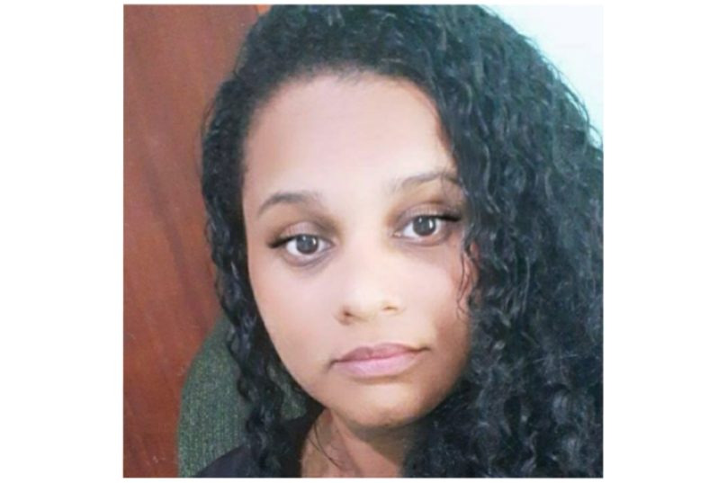 Poliana Soares, 28 anos, é manicure e precisa de ajuda para voltar a ter qualidade de vida e continuar trabalhando. Imagem: Arquivo Pessoal | Divulgação