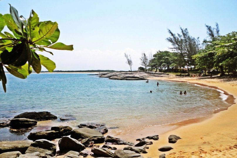 praia de itapebussus em rio das ostras_reprodução internet