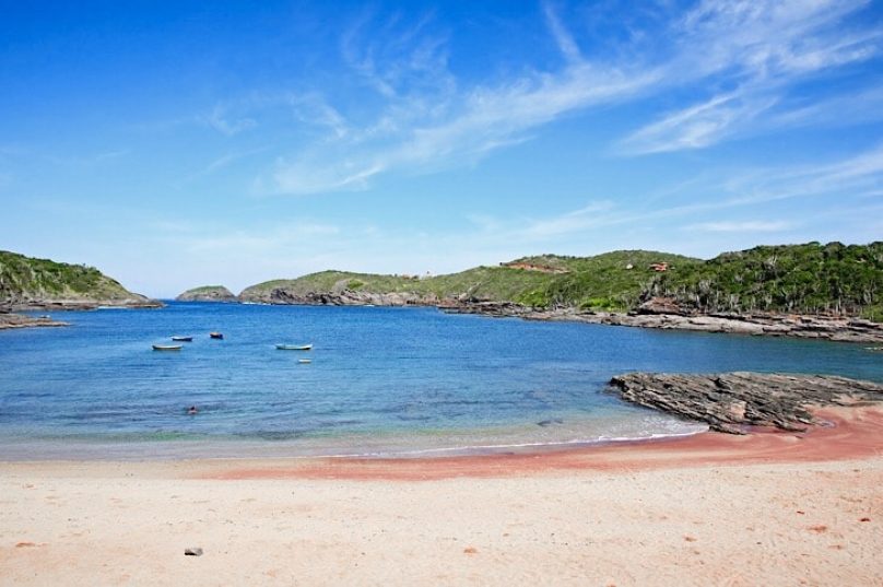 A Prefeitura de Búzios contesta a suspensão da certificação Bandeira Azul e os laudos do INEA sobre a qualidade da água das praias / Foto Aprendiz de Viajante