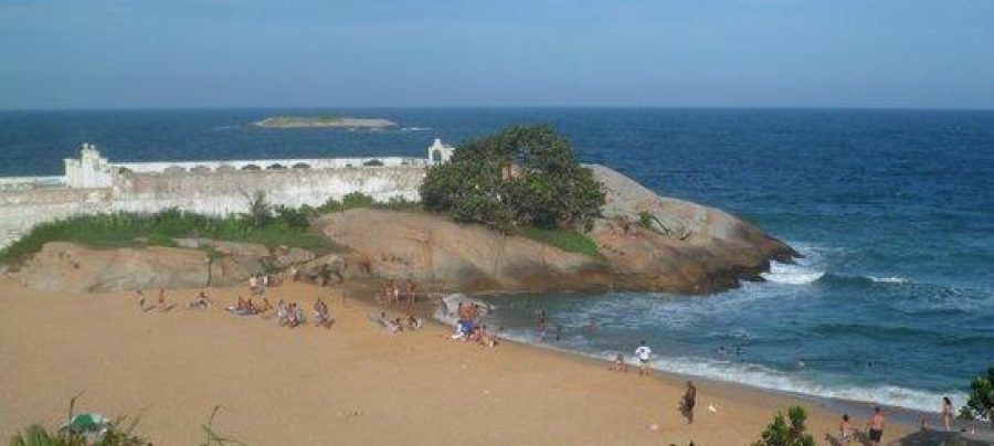 Praia Prainha em Casimiro de Abreu. | Imagem: Alcides Roberto M. | Reprodução