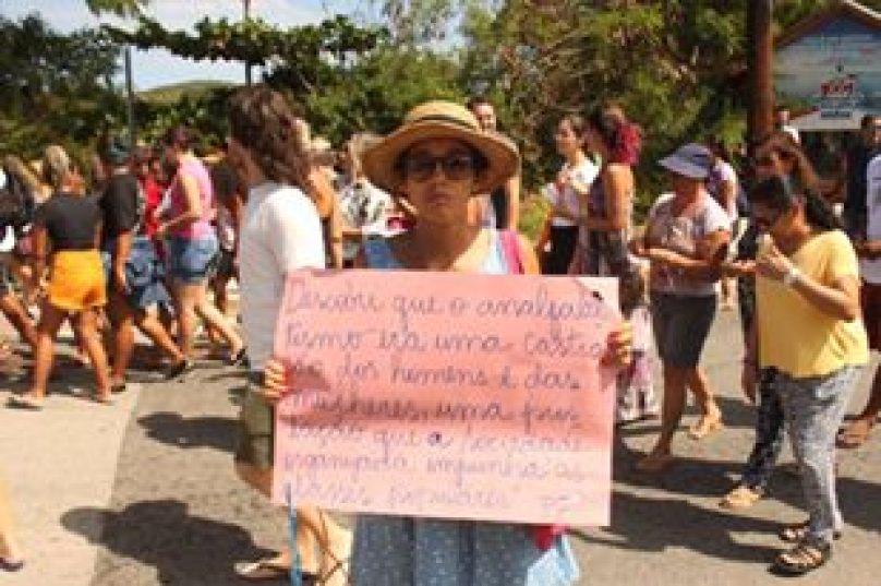 professora luisa passeata ensino medio