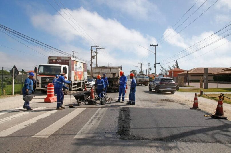 Prefeitura remove quebra-molas na reta da Marina em Búzios e anuncia faixa elevada no trecho / foto divulgação