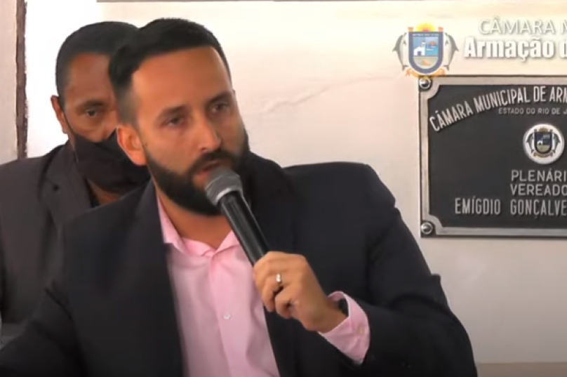 Vereador Rafael Aguiar celebrou aprovação das contas nas suas redes sociais. Crédito da Foto: reprodução CMAB