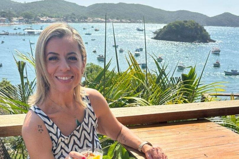 Camila Raupp, jornalista especializada em alta gastronomia, em vista cinematográfica e menu degustação autoral que colocam o Místico, em Búzios, entre as experiências mais exclusivas da cidade / foto Agência Prensa de Babel