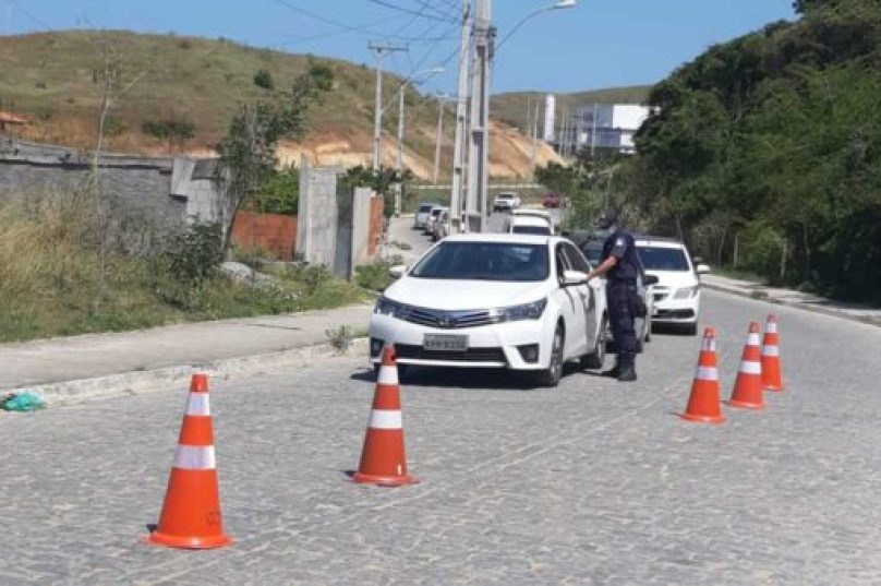 A fiscalização está sendo realizada entre os bairros Balneário e Praia Linda, trajeto que dá acesso à Via Lagos | Foto: Divulgação/ PMSPA