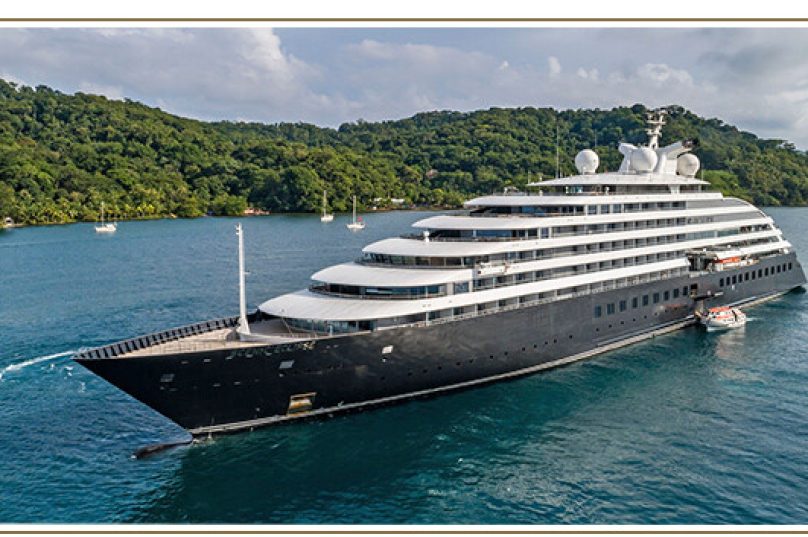 Navio Scenic Eclipse ancorado em águas brasileiras: embarcação de luxo faz roteiro pela América do Sul com paradas em Santa Catarina,  Búzios, Rio e Buenos Aires