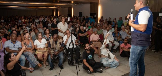 A Prefeitura anunciou reforço policial, reorganização dos serviços sociais e mudanças na coleta de lixo. O evento reuniu moradores, autoridades e representantes da sociedade civil / Mari Ricci