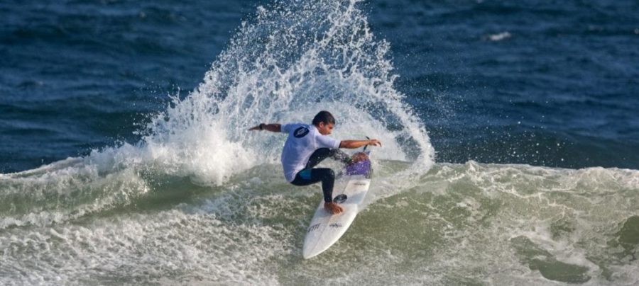 O surfista Ayrton Dylan foi o vice-campeão da primeira etapa e desta vez vai competir em casa. Foto: Martín D'Alessandro