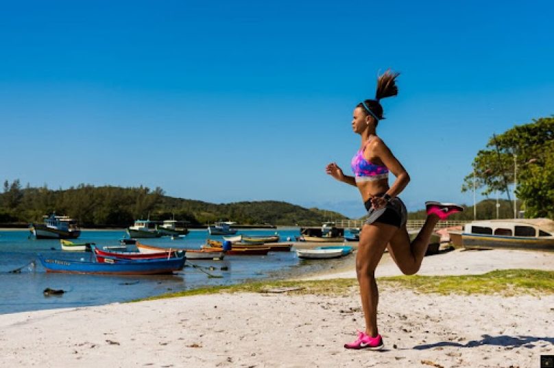 Natália está treinando há 11 semanas para o evento. Imagem: Prefeitura de Cabo Frio