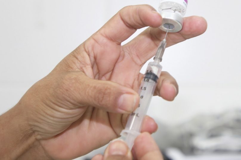 A aplicação será nesta terça (26) e quarta-feira (27), às 14h, nas Unidades de Saúde Básicas (UBSs) do município. Foto divulgação