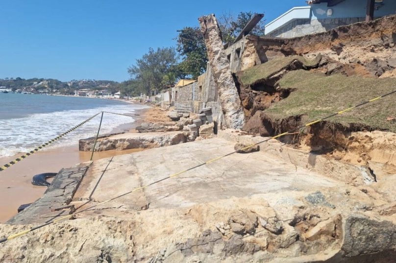 Ressaca atinge nove casas na Praia do Canto, em Búzios. Defesa Civil isola área e avalia necessidade de interdições / divulgação