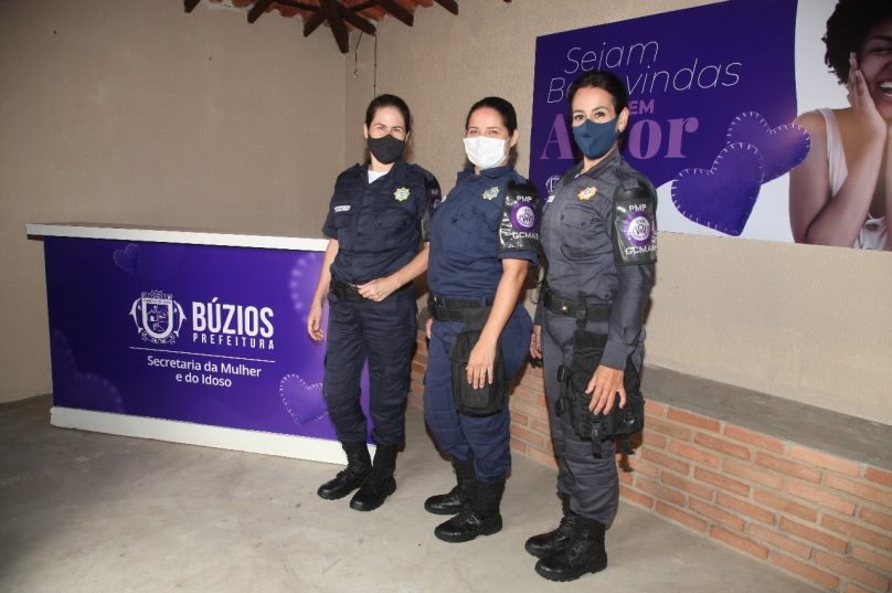 Atualmente, o município tem 98 mulheres cadastradas e 53 vítimas monitoradas frequentemente pelos quatro plantões. Foto Divulgação I Prefeitura de Búzios