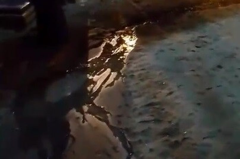 vazamento esgoto porto da barra manguinhos
