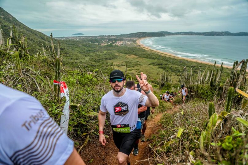XC RUN Búzios 2025 acontece neste sábado (25) com 42 km de trilhas, praias e premiação no Chez Michou / foto divulgação XC RUN